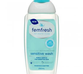 Dung dịch vệ sinh phụ nữ Femfresh Sensitive Wash 250ml