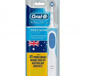 Bàn chải đánh răng điện Oral-B Vitality Precision Clean